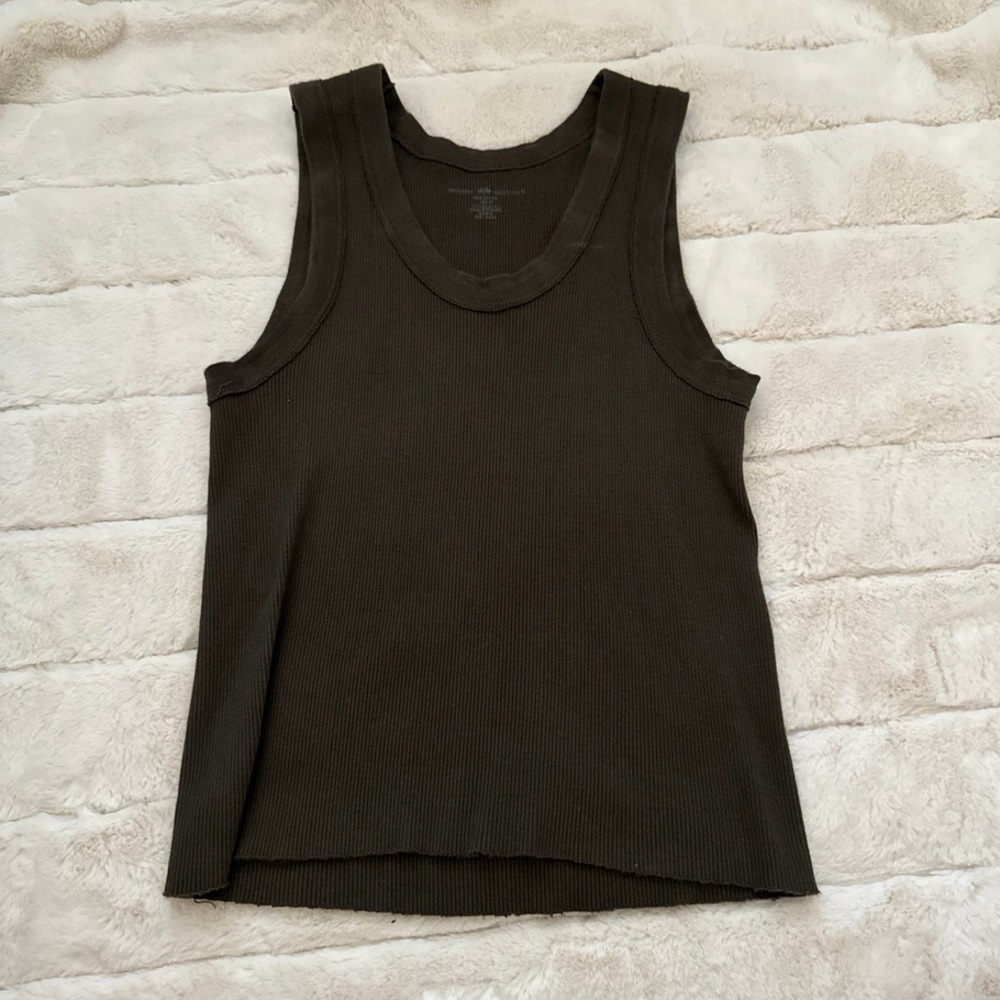 Brandy Melville Conner tank